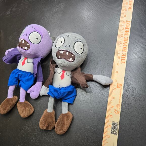 Plants vs Zombies Gray And Purple Zombies Lot Of 2 - Picture 6 of 6